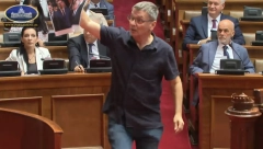 SKANDALOZNO ĆUTINO PONAŠANJE Viče, vređa, psuje, preti! OPOMENUT, A ON OPET! "Ma baš me briga"