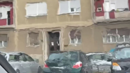 ODJEDNOM SE SMRAČILO NEBO NAD ČAČKOM! Jak pljusak se iznenada OBRUŠIO - moguć je i grad! (VIDEO)