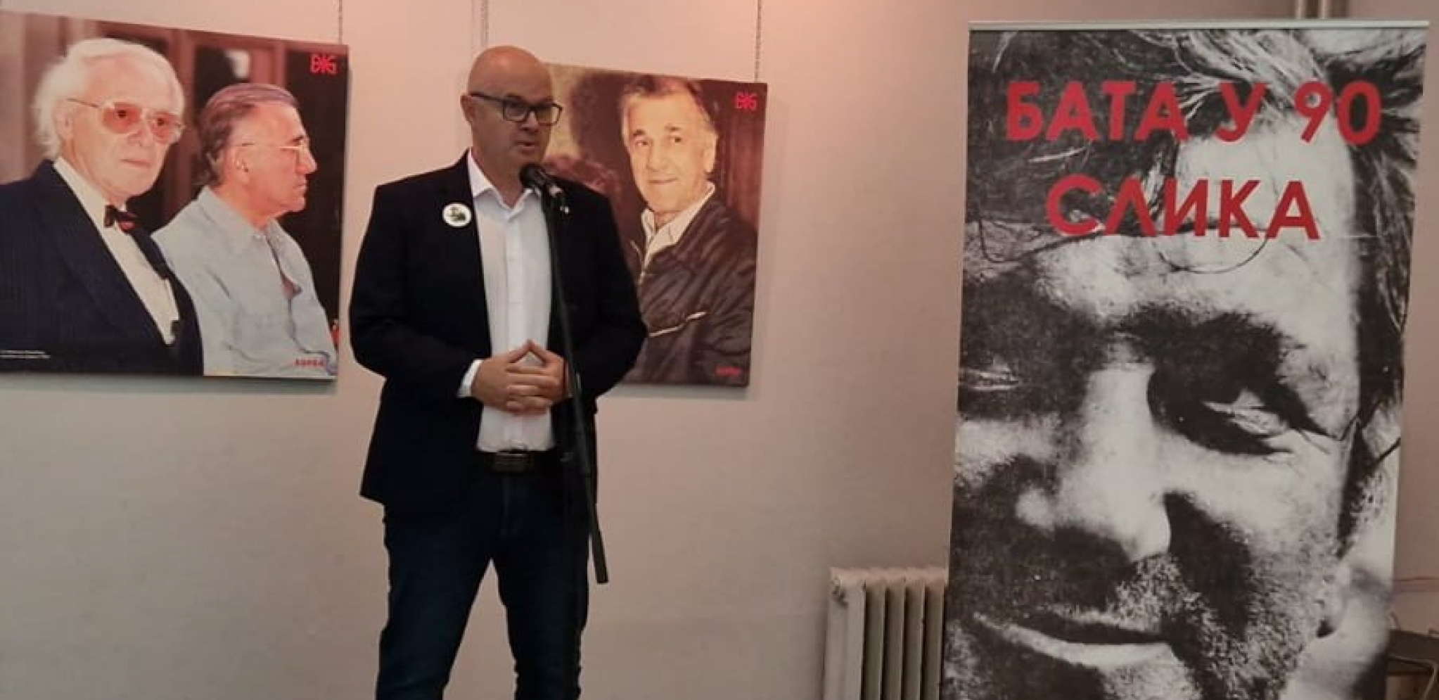 SRBIJA PAMTI LEGENDU GLUMIŠTA Izložba “Bata u 90 slika” otvorena u Subotici (FOTO)