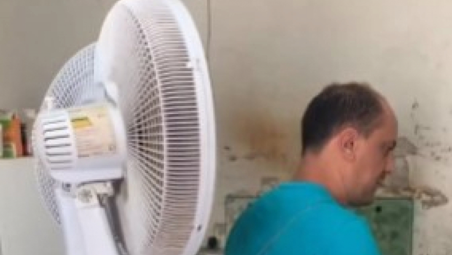 KUVATE RUČAK PO OVIM VRUĆINAMA? Jedan čovek je otkrio genijalno rešenje za hlađenje, bravo kralju! (VIDEO)