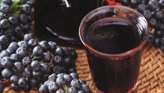DOMAĆI SOK OD ARONIJE Popravlja krvnu sliku odmah, a preukusan, pravićete stalno