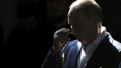 PUTINOV NUKLEARNI KOFER!  Šta se krije u aktovci koju nosi svuda sa sobom?