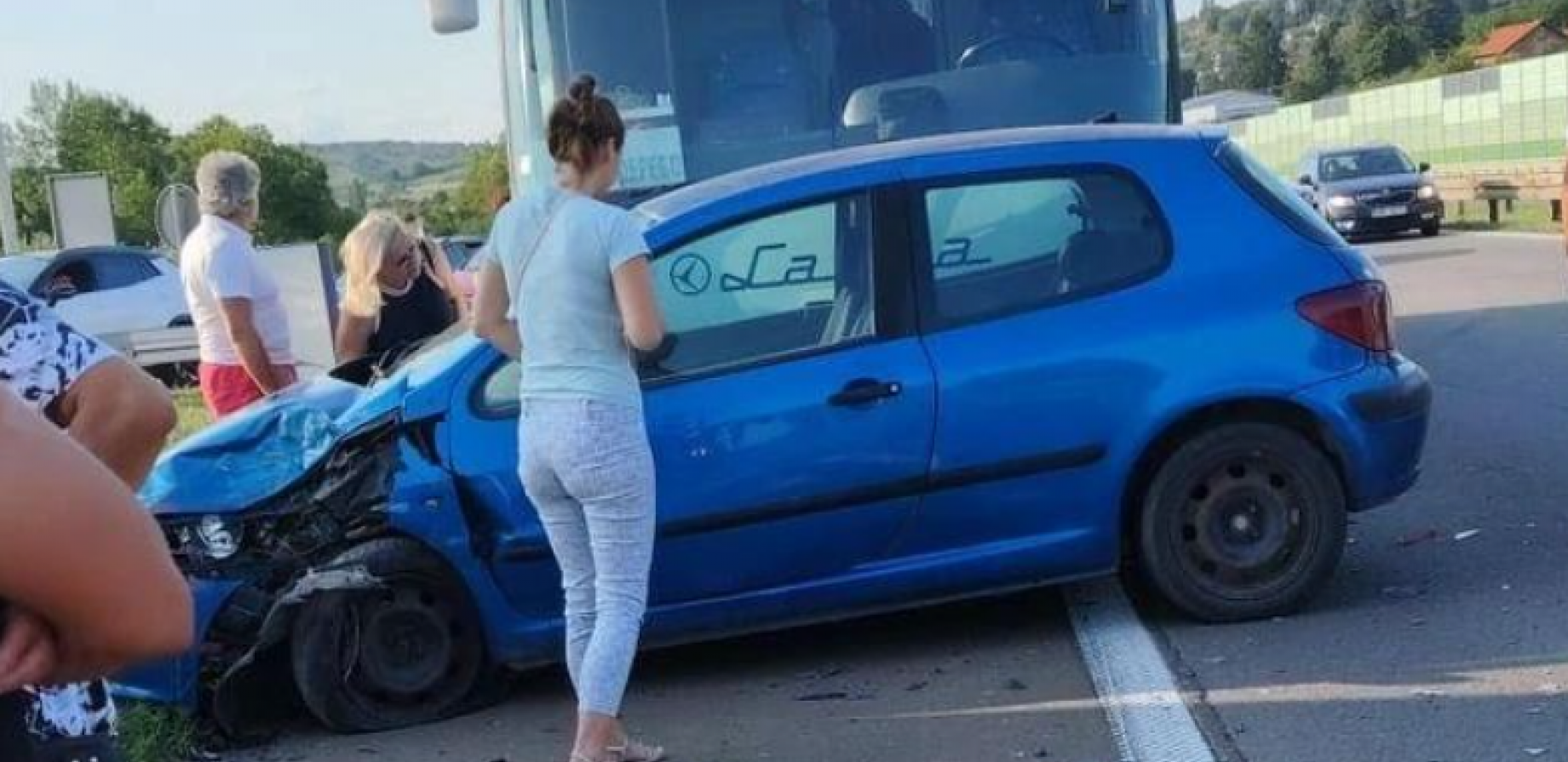 KARAMBOL NA PUTU KOD "IKEE" Lančani sudar više vozila, ne zna se ko je koga udario (VIDEO)