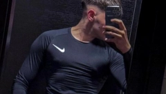 DEVOJKE U SRBIJI LUDE ZA OVIM REPEROM! Sada se skinuo i napravio haos na bazenu, komentari pljušte