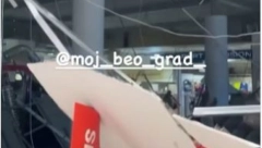 PRVI SNIMCI SA MESTA DRAME U ZEMUNU Tržni centar u ruševinama: Plafon pao na ljude, ima i povređenih! (VIDEO)
