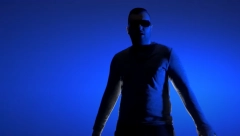 "IMA DVE ŽENE, A IZGLEDA KAO PAPAK" Javnost besna na poznatog pevača, dobio strašne uvrede: "Smrdi preko slike, šta one vide na njemu?"