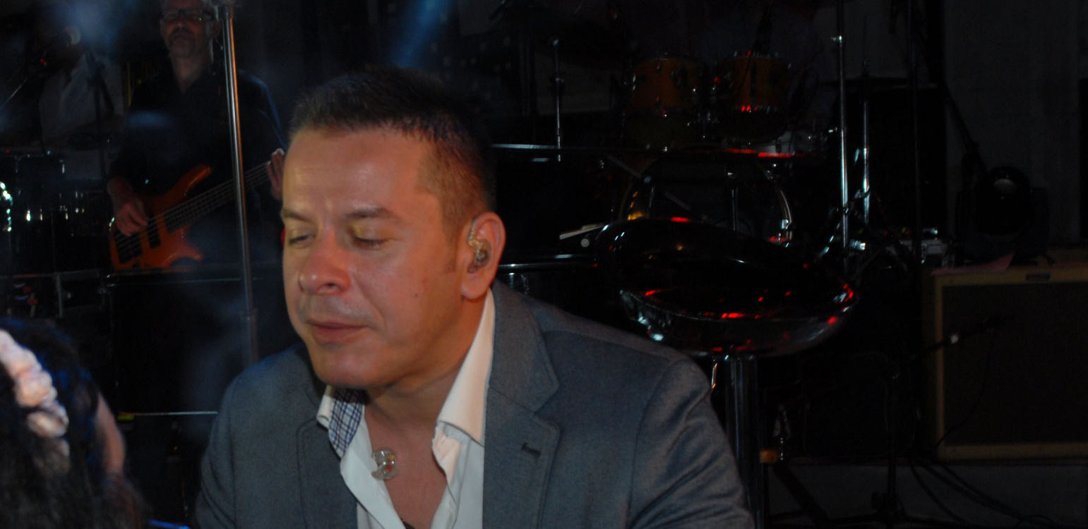 SKANDAL NA NASTUPU VLADA GEORGIJEVA Zapaljena raketa pala ispred kafane, pehovi se samo nizali, evo šta se još desilo