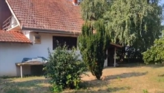 KOMPLETNO RENOVIRANA I USELJIVA Prelepa kuća u Krčedinu po ceni od 35.000 evra čeka novog vlasnika (FOTO)