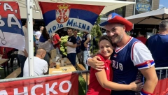 NAJROMANTIČNIJA PRIČA IZ MANILE PREŠLA U PARIZ "Moja Milena" i Miloš prvi put zajedno, ljubav ne zna za kilometre (VIDEO)