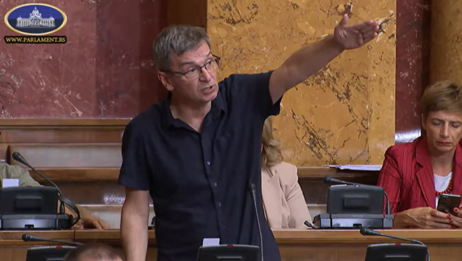 ĆUTO, OVO JE SKUPŠTINA, A NE ULICA! Sramne psovke, OVO PONAŠANJE JE SKANDALOZNO