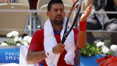 SUKOB ĐOKOVIĆA I NAVIJAČA KOJI NISTE VIDELI U TV PRENOSU Evo kako je Novak reagovao kada je bio isprovociran