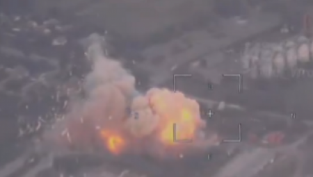RUSKA BOMBA OD 1,5 TONA POGODILA SKLADIŠTE MUNICIJE Prizor uliva jezu u kosti (FOTO/VIDEO)
