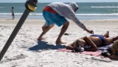 SNIMAK ZBOG KOJEG ĆETE SE SMEJATI KAO LUDI Muškarac stavio tašti KREKER NA ZADNJICU, a onda je došao galeb i... (VIDEO)