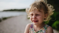 VRISAK BOLA DO NEBA SE ČUO Panika na Tasosu, devojčica iz Srbije nagazila na otrovnu ribu zmaja