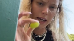 CEO BALKAN PLAČE OD SMEHA Amerikanka probala GROŽĐE, pa reakcijom nasmejala korisnike mreža (VIDEO)