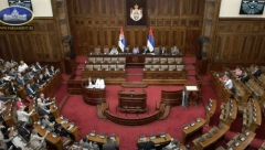 POSLANICI SEVNULE GRUDI U SKUPŠTINI Društvene mreže se usijale