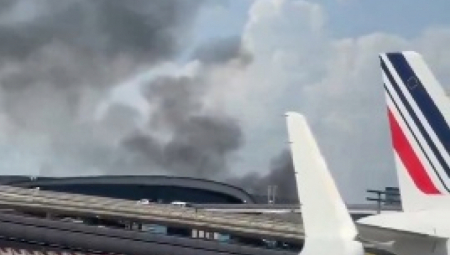 DRAMA NA GLAVNOM PARISKOM AERODROMU Gust dim prekrio nebo, strahuje se da je postavljena bomba (VIDEO)