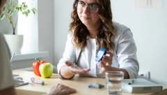 ENDOKRINOLOG OTKRIVA NAJVEĆU JUTARNJU GREŠKU: Zbog ovoga na stomak lepi salo, a dijabetes "kuca na vrata"