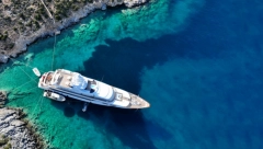 Umesto u stanu žive na lux jaht, ali rade 16 sati dnevno: Da li je ovo najbolji posao na svetu?