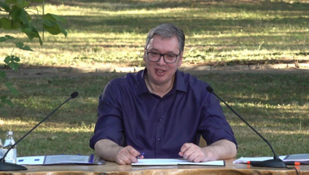 "ZA DRUGO DETE RODITELJI DOBIJAJU 2.000 EVRA VIŠE NEGO DO SADA" Vučić saopštio SJAJNE VESTI: Povećano je i za 3. i 4. dete