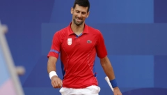 NIKAD MOĆNIJA PORUKA Nole se hitno oglasio u kasne sate, podigao je celu Srbiju na noge (FOTO)