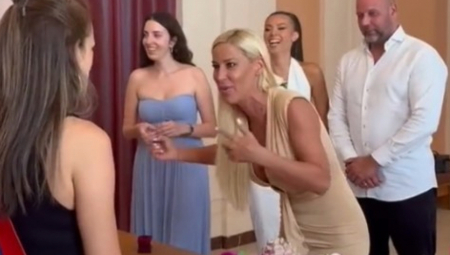 MARIJANA KUMOVALA BIVŠEM MUŽU NA VENČANJU Kada su mladenci videli njenu skandaloznu poruku, zanemeli od šoka! (VIDEO)