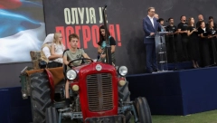 "NIJE POBEDA AKO AKCIJU VODITE NA TENKU, A NA NJEMU AMERIČKI AMBASADOR, DOSTA JE BILO!": Govor predsednika Vučića će vam naterati suze na oči!