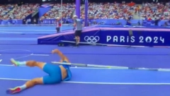 NEZAPAMĆENA BRUKA NA OLIMPIJSKIM IGRAMA Niko ne može da veruje šta je uradio, atletika ovako nešto ne pamti (VIDEO)