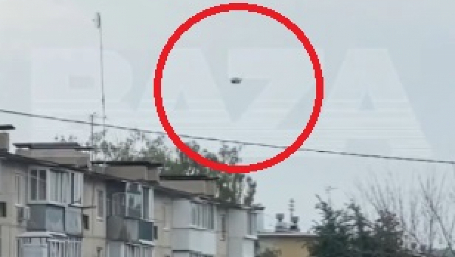 NAJJEZIVIJI SNIMAK S RATIŠTA Pogledajte kako ukrajinski dron uleće u zgradu i EKSPLODIRA - ima mrtvih, tvrde ruski izvori