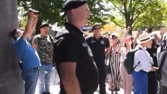 HRVATI UZ POZDRAV ''ZA DOM SPREMNI'' SLAVE OLUJU! Ponose se etničkim čišćenjem i proterivanjem Srba: Sraman snimak osvanuo na mrežama (VIDEO)