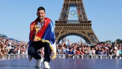 PARADA KAKVA DOLIKUJE ŠAMPIONU Novak Đoković održao govor za pamćenje