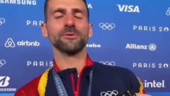 NOVAK SE POTPUNO SLOMIO Zbog sličice koju je dobio od novinara, Đoković je plakao kao malo dete
