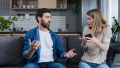 ŽENA OTKRILA DA JE MUŽ VARAO ŠEST GODINA Kada je videla gole slike u njegovom telefonu smučio joj se život - ali ono najgore tek dolazi!