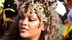 DOMAĆE ZVEZDE NITI BI SMELE, NITI BI ZNALE OVAKO? Rijana se pojavila na lokalnom karnevalu, svi se pitaju da li je trudna?