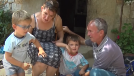 KRSTI JE ALBANKA RODILA 4 SINA Naišli na brojne osude, nije imala pojma da govori srpski, ali na jedno ne mogu da se požale! (VIDEO)