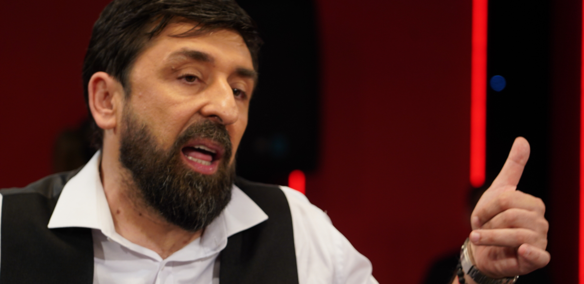 PERUNOVO PRVO LETOVANJE Ognjen poveo ženu i naslednika na more, pa objavio emotivne kadrove, svi pričaju o jednom detalju