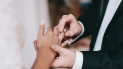 5 HOROSKOPSKIH ZNAKOVA KOJI ĆE 100% ZAVRŠITI U BRAKU SA NAJBOLJIM PRIJATELJIMA Dugogodišnji razgovori i poverenje put ka matičaru