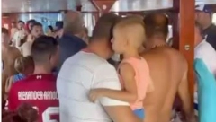 DRAMA SRPSKIH TURISTA NA LEFKADI: Posada broda neće da ih vrati na kopno, pozvala policija! (VIDEO)