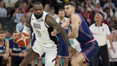 MOĆNA AMERIKA SE TRESLA Srbija je uspela da natera Lebrona da poludi i ponaša se kao kreten (FOTO)