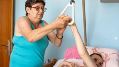 ''SRCE MI SE KIDA KAD GA POGLEDAM, JER ZNAM KAKAV JE BIO''! Đorđe živi u stanju budne kome i sad je prikovan za krevet: Ispovest majke kida dušu, Srbijo, ujedini se!