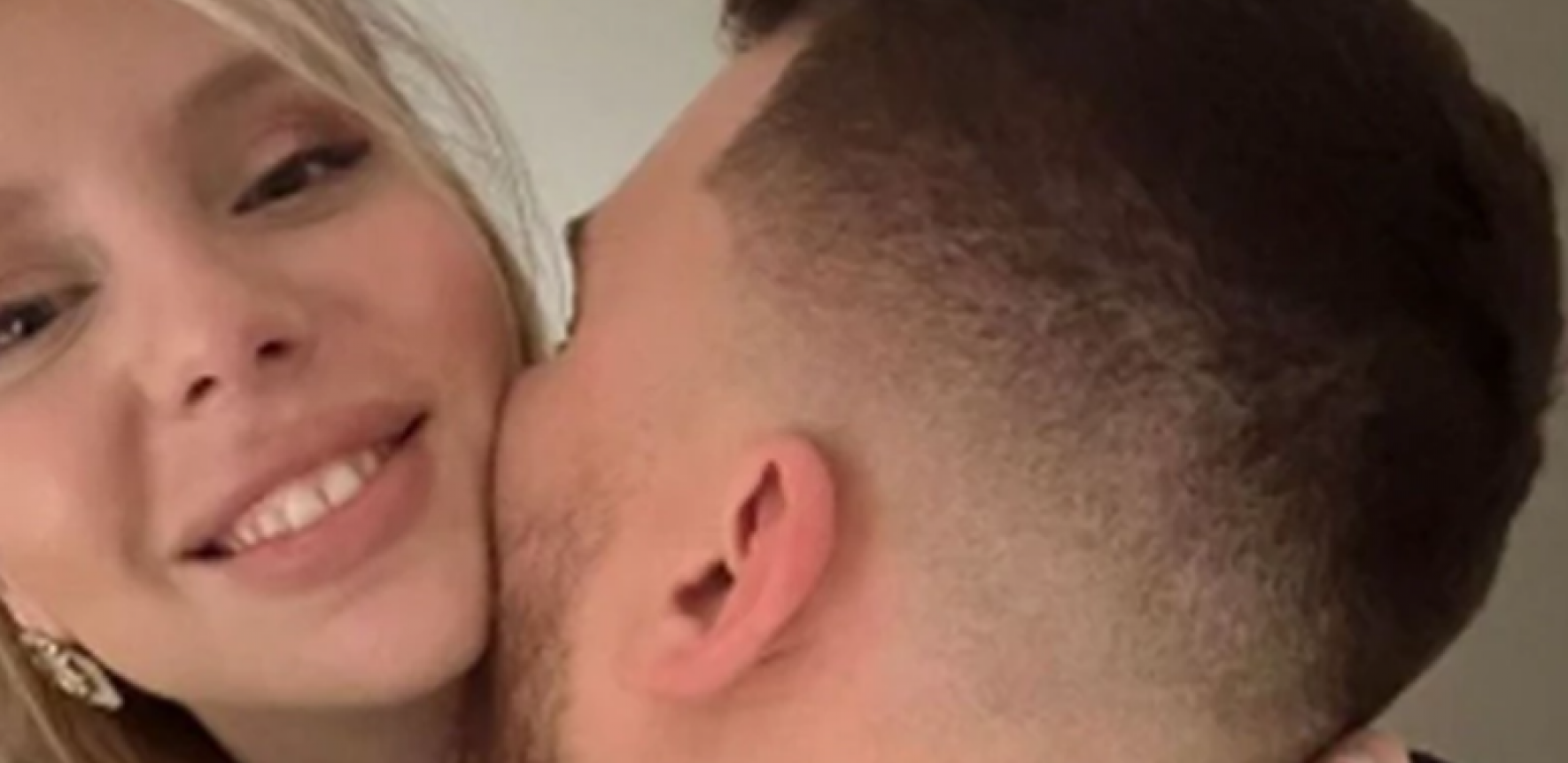 OVA PLAVUŠA JE TRUDNA VERENICA NAŠEG VATERPOLISTE Pre veze sa sportistom je bila sa poznatim pevačem