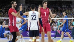 SVETSKI ŠAMPION OSTAO BEZ MEDALJE Amerikanci se prošetali do bronze