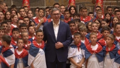 SRBIJA JE UVEK U VAMA, JER U VAMA KUCA SRPSKO SRCE Predsednik Vučić ugostio učesnike kampa "Srbija te zove"