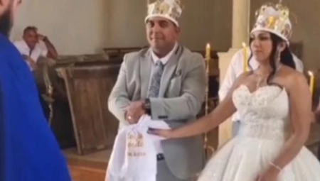 MLADOŽENJA SE SMEJAO K'O LUD NA BRAŠNO Mlada POCRVENELA od blama, a tek kada mu je prišao sveštenik...(VIDEO)