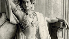 KO JE BILA MATA HARI, NAJPOZNATIJA ŠPIJUNKA Izmislila striptiz, Nemački oficiri za njom sekli vene, a ovako je skončala!
