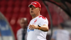 DRKUŠIĆ U AVIONU Milojević čuo jednu baš lošu vest pred Norvešku