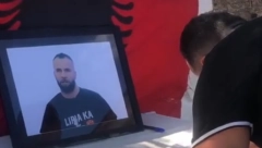 KOMANDIR TZV. POLICIJE KOSOVA BIO NA UKOPU FATONA HAJRIZIJA, PA DOBIO OTKAZ! Išao da izjavi saučešće, i to s kolegama