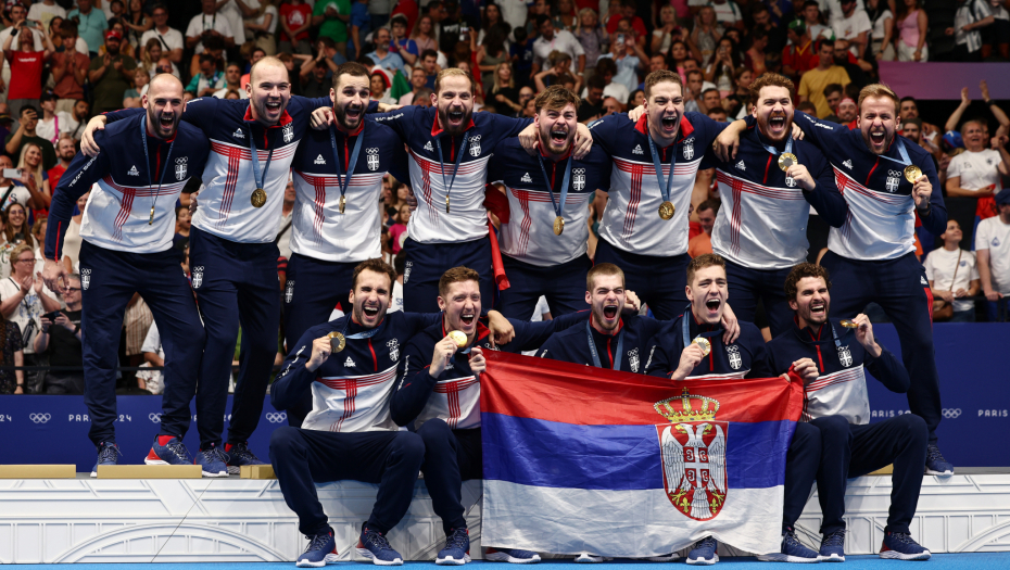 OGLASILA SE PEVAČICA KOJOJ JE PRIPALA ČAST DA ZAPEVA NA BALKONU! Otkrila i kakav spektakl sprema, ne može da sakrije emocije