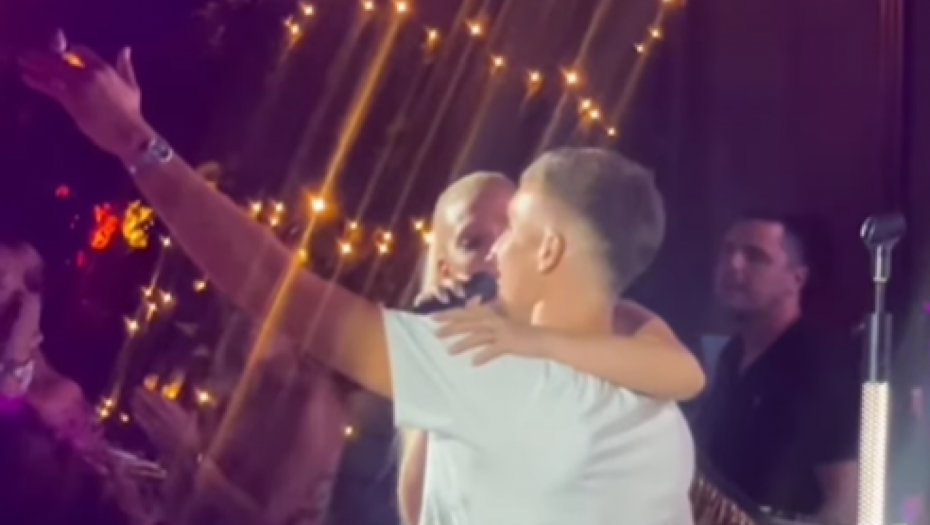 BOGDAN BOGDANOVIĆ U TRANSU! U zagrljaju ove pevačice pao u sevdah, a tek kada čujete o kojoj pesmi je reč