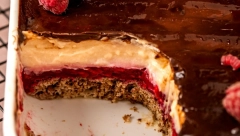 KAPRI TORTA Poslastica lepog izgleda i neodoljivog ukusa koja budi sva čula